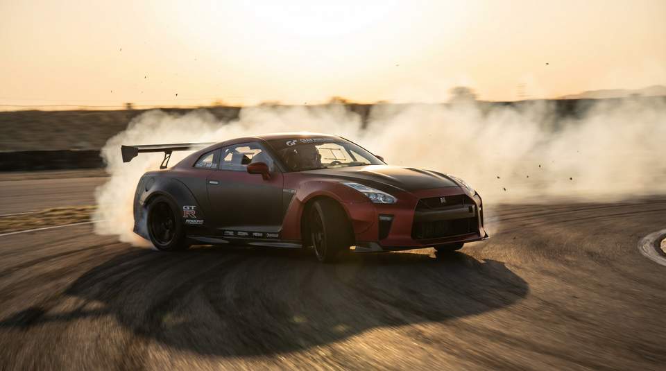 蜜芽视频：改装GTR赛道漂移